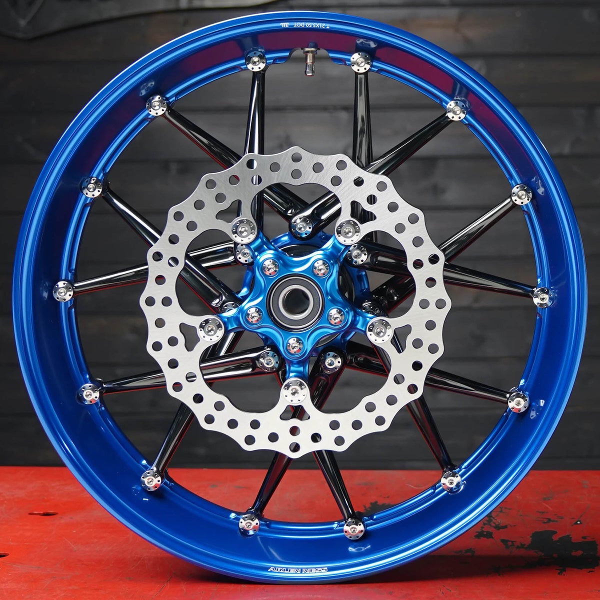 Spoken 鍛造アルミホイール 21 x 3.5 (ブルー)