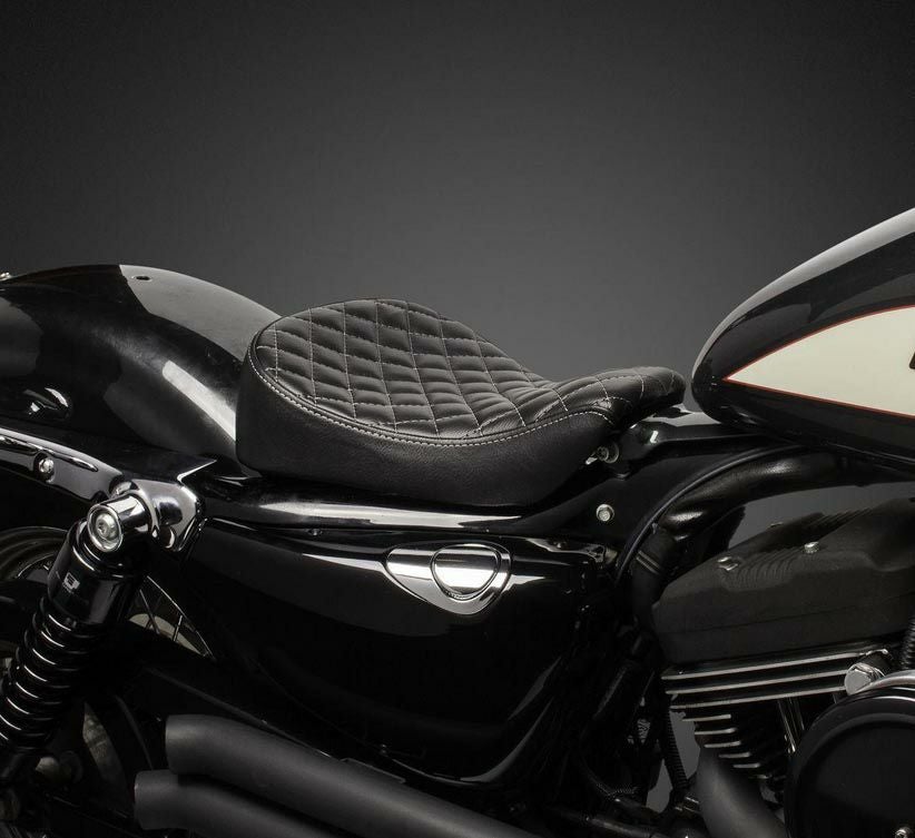 Biltwell SPORTY-8 シート チェッカーステッチ |ハーレーパーツ専門店