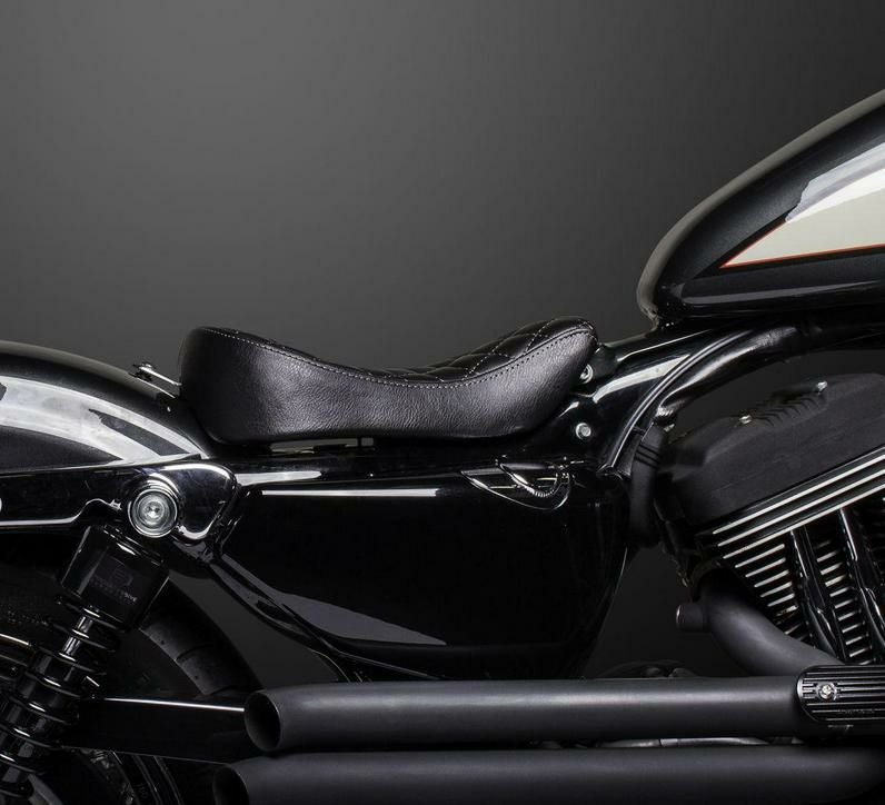 Biltwell SPORTY-8 シート チェッカーステッチ-02