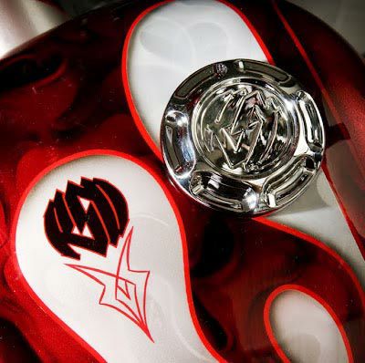 ローランドサンズ・デザイン(RSD)ビレット・アルミニウム・ガスキャップ　ビンテージ クローム-02