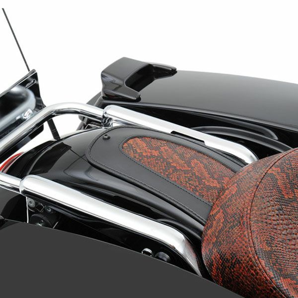 Drag Specialties ソロシート用フェンダービブ レッドパイソン-01