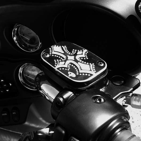 Precision Billet Darkside マスターシリンダーカバー　ブラック-01