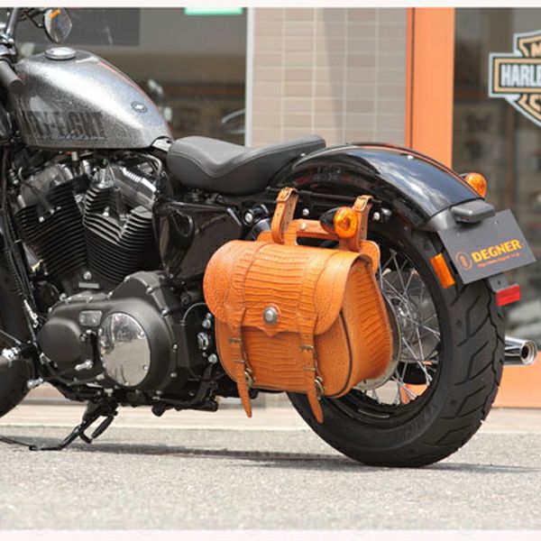 デグナー クロコダイル エンボス加工 レザーサドルバッグ スモール ブラウン-01