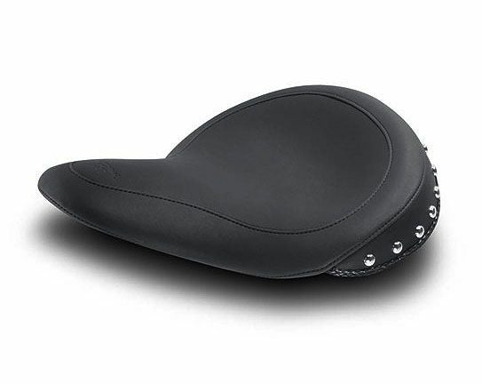 Mustang サイクロン ソロシート　スタッズ付-02