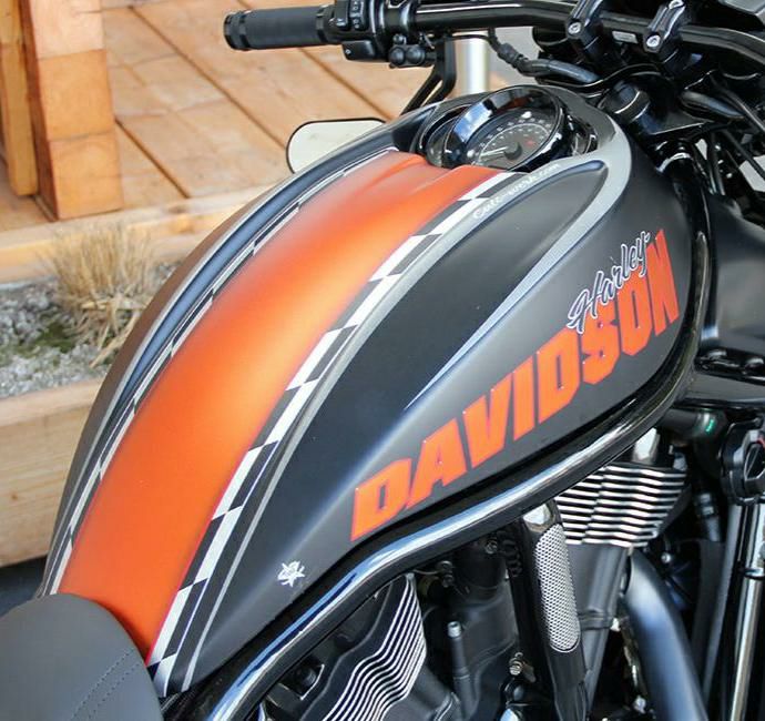 ハーレー、V-ROD(VRSC)用カスタム・タンク(Airboxカバー)｜ハーレー