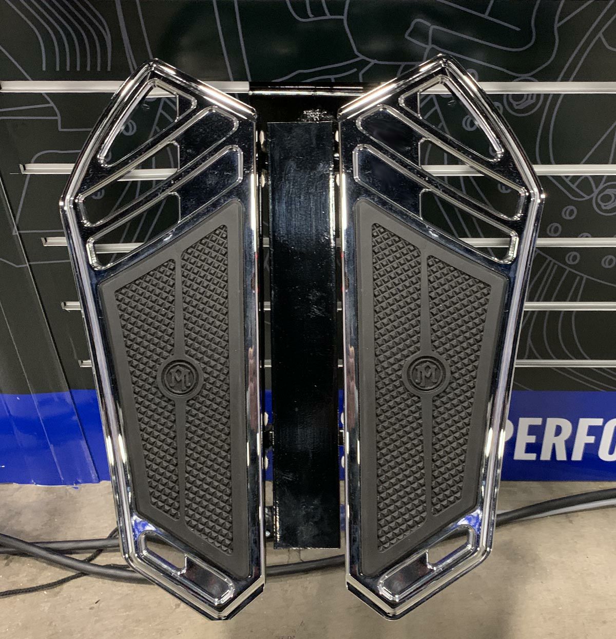 ハーレー、ツーリング用 PerformanceMachines フットボード｜ハーレー