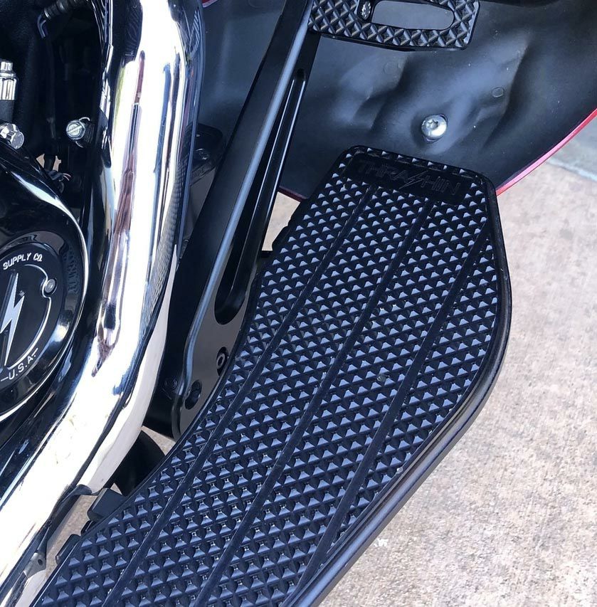 スラッシンサプライ バガー フロアボード ブラック |ハーレーパーツ
