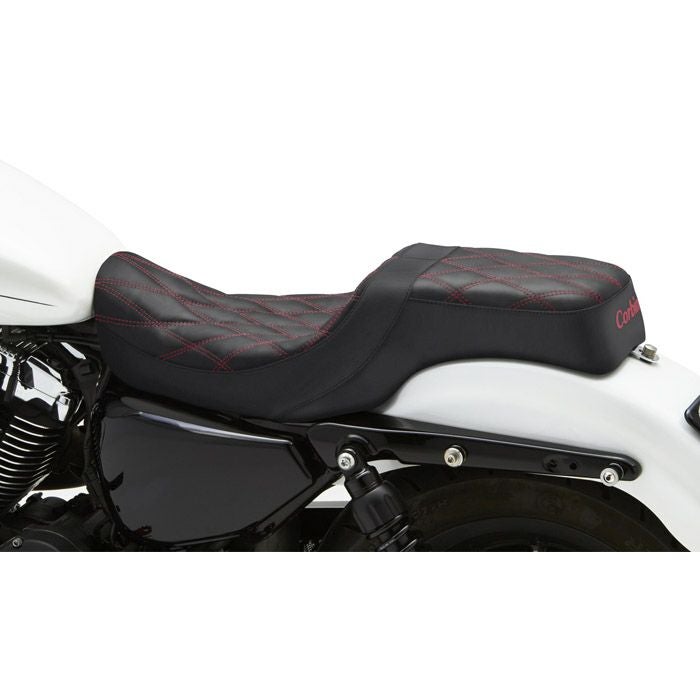 コルビン Widowmaker デュアルシート スポーツスター 4.5ガロンタンク車用-02