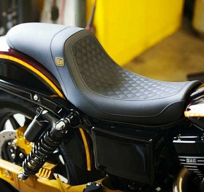 SaddleMen Speed Merchant シート 2006～2017 ダイナ |ハーレーパーツ 