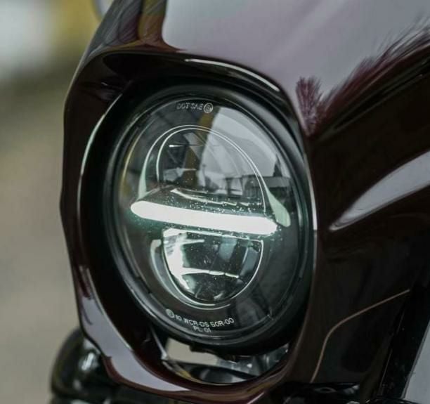 デイメーカー シグネチュアリフレクターLEDヘッドライト 5 3/4インチ