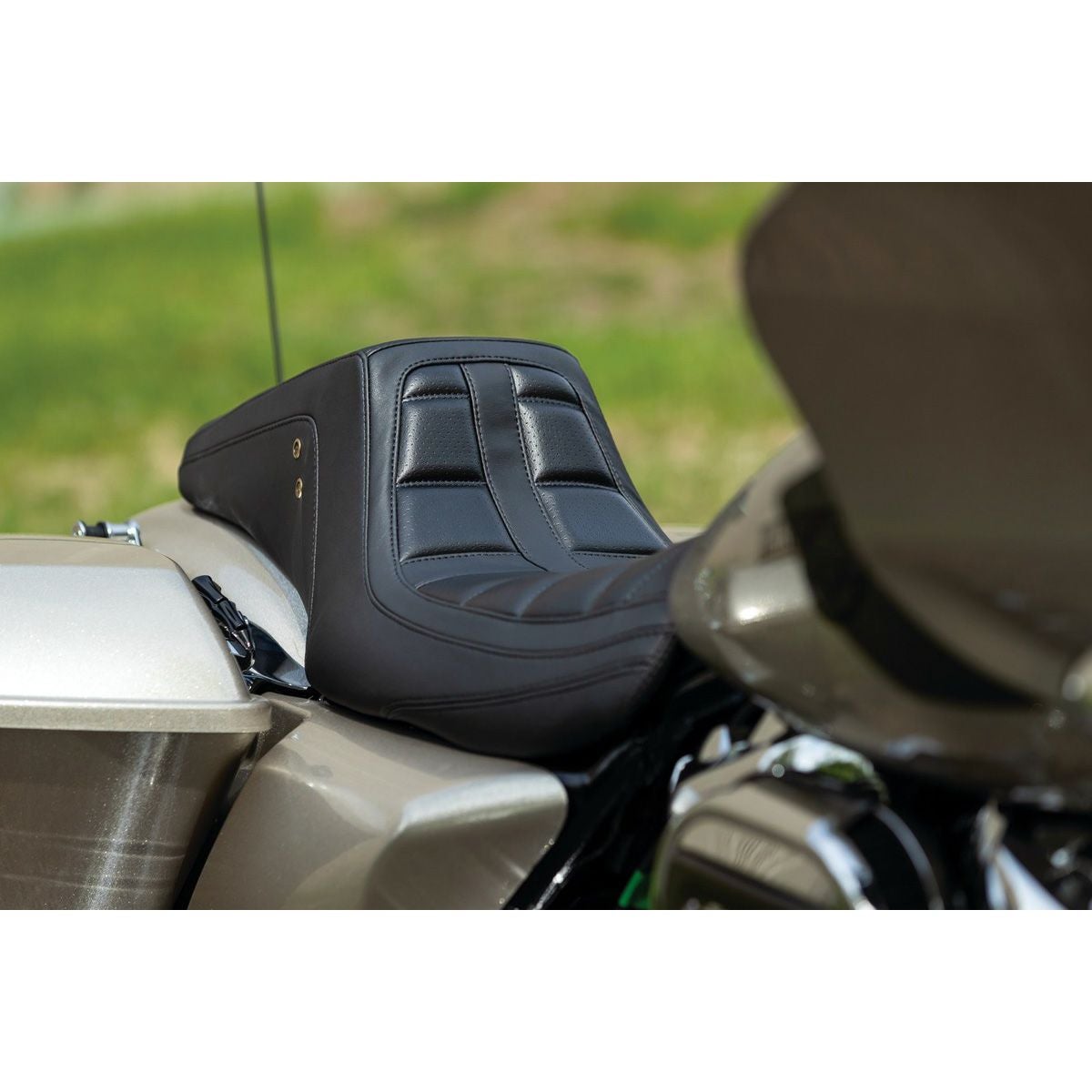 マスタング スクエアバック ワンピース2UPシート タック&ロール-03