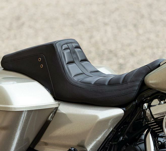 ハーレー、ツーリング用 マスタング(MUSTANG) シート｜ハーレー