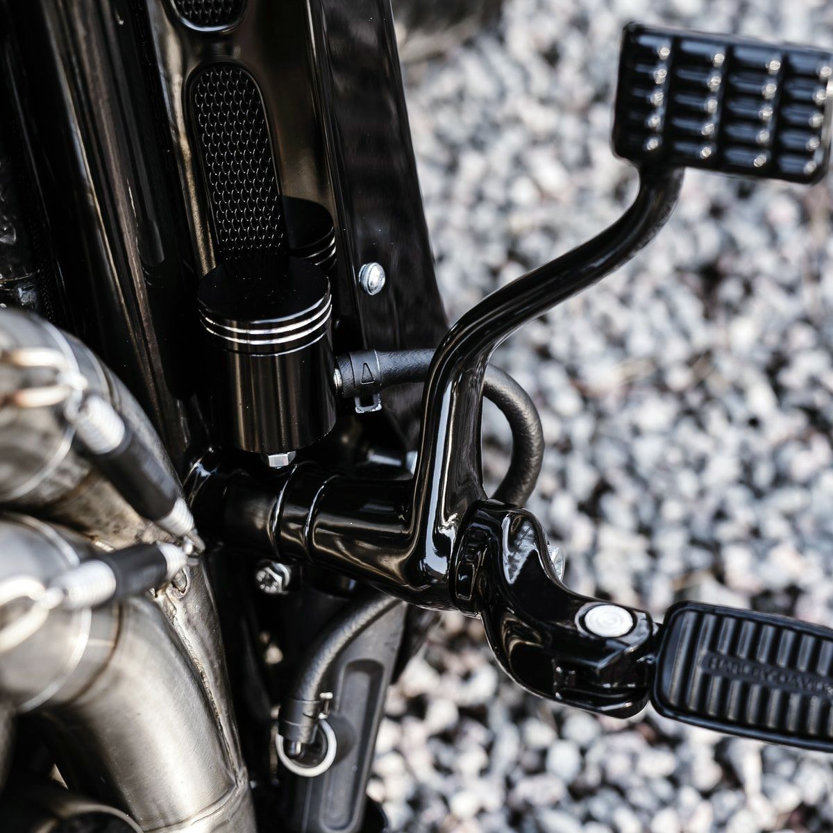 Killer Custom V-ROD リアブレーキマスターシリンダー・リロケーションキット-05