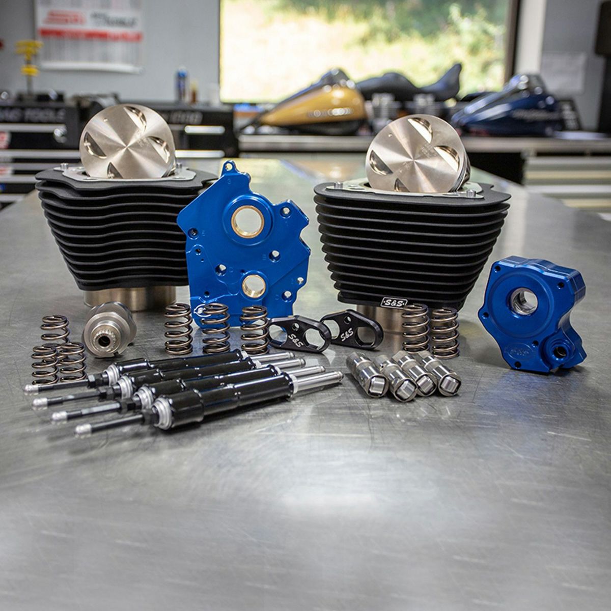 000000070097-01.jpg?size=l&w=