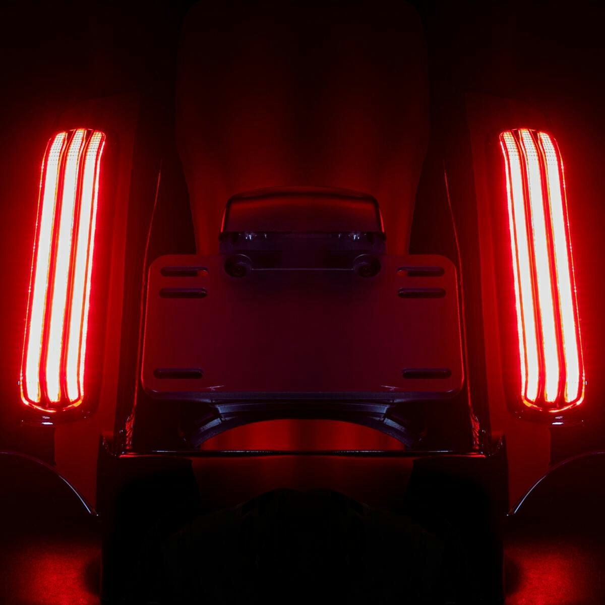 HOGWORKZ ストレッチリアフェンダーキット LED付き ビビッドブラック-02