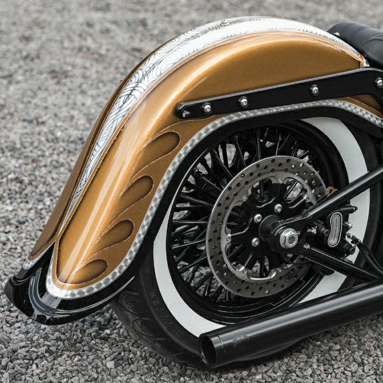 ソフテイル用リアフェンダーFLHC、FLDE用｜ハーレーカスタムパーツ専門店