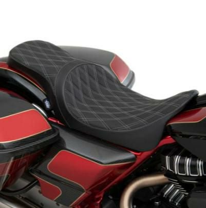 ドラッグスペシャリティーズ　プレデター　2up シート Drag Specialties プレデター 2UPシート シルバーステッチ |ハーレー