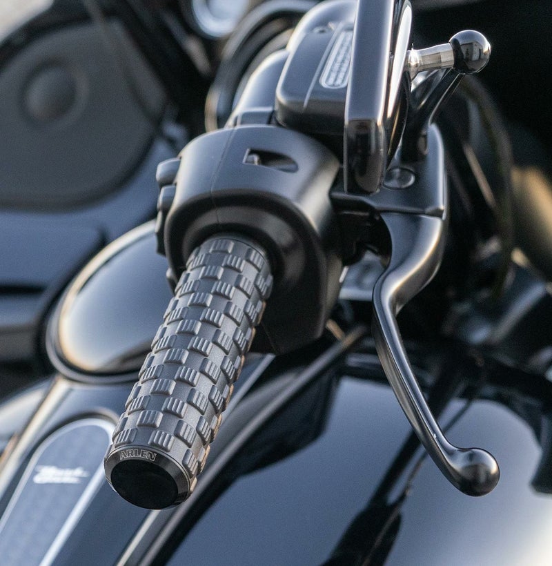 Arlen Ness エアトラック・グリップ ケーブルスロットル用 ブラック-04