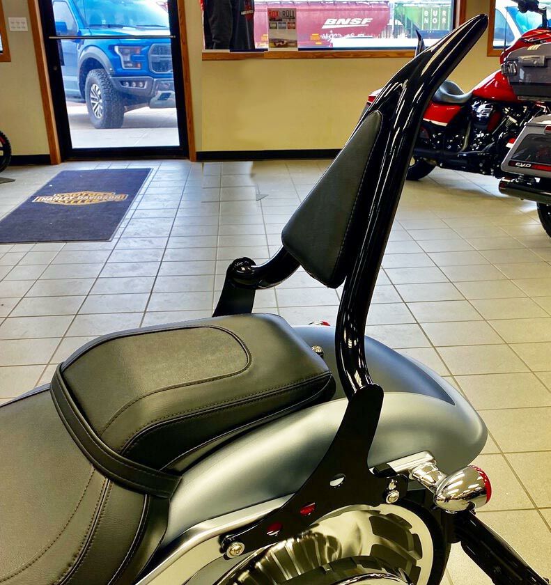 Siouxside Choppers デタッチャブルバックレスト 16インチ ブラック　Ｍ8FATBOY-02