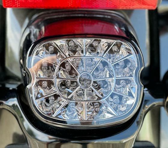 Drag Specialties　WEB・LEDテールライト　スモーク　上ナンバー用-01