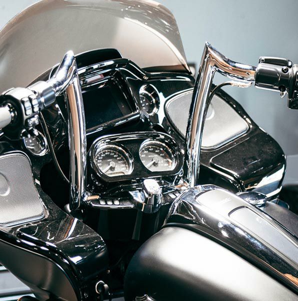 ハーレー Road Glide シャークノーズ・インナーフェアリング ビビッド
