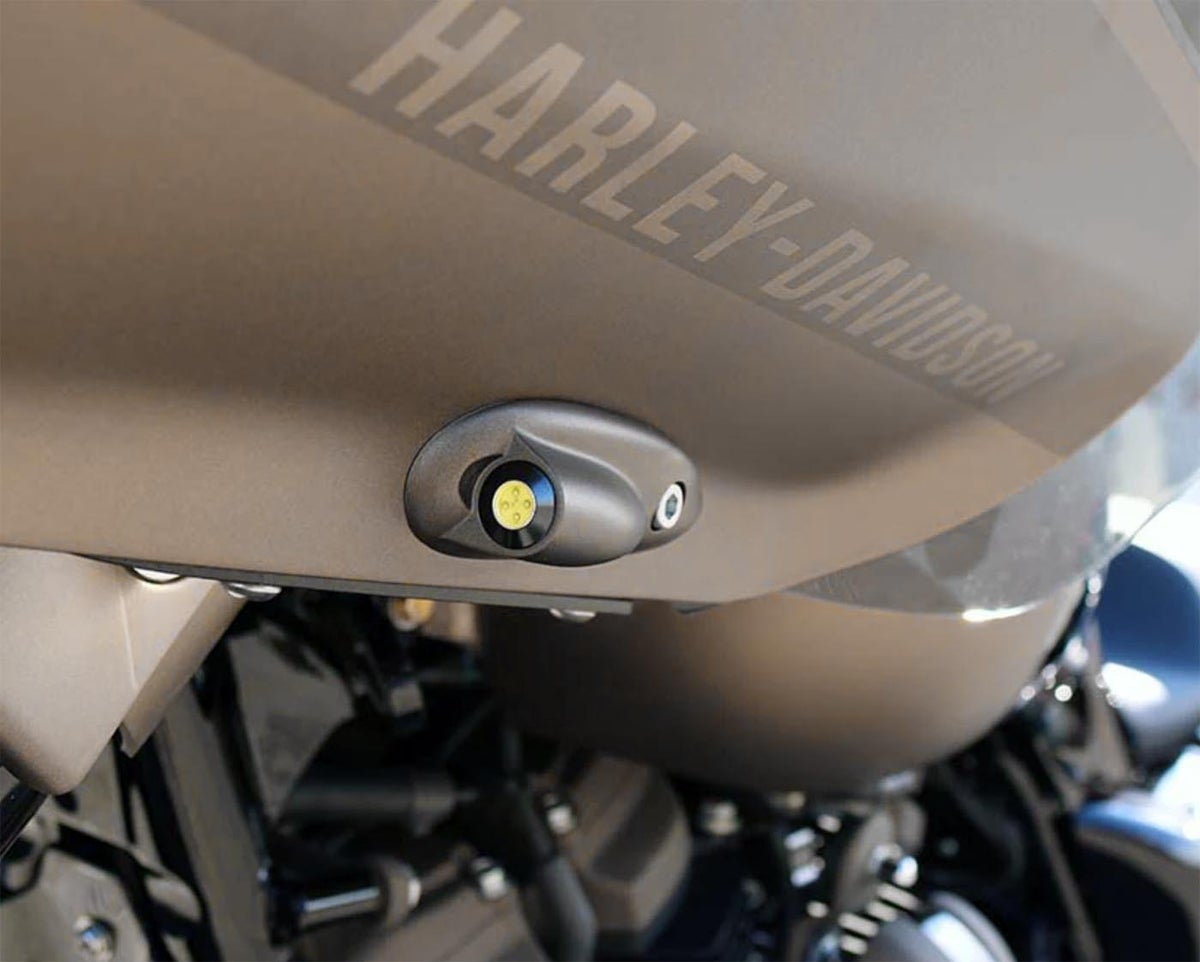 Paul Yaffe's Bagger Nation ロードグライド用ランニングライト/ターンシグナル ブラック（未塗装）-02