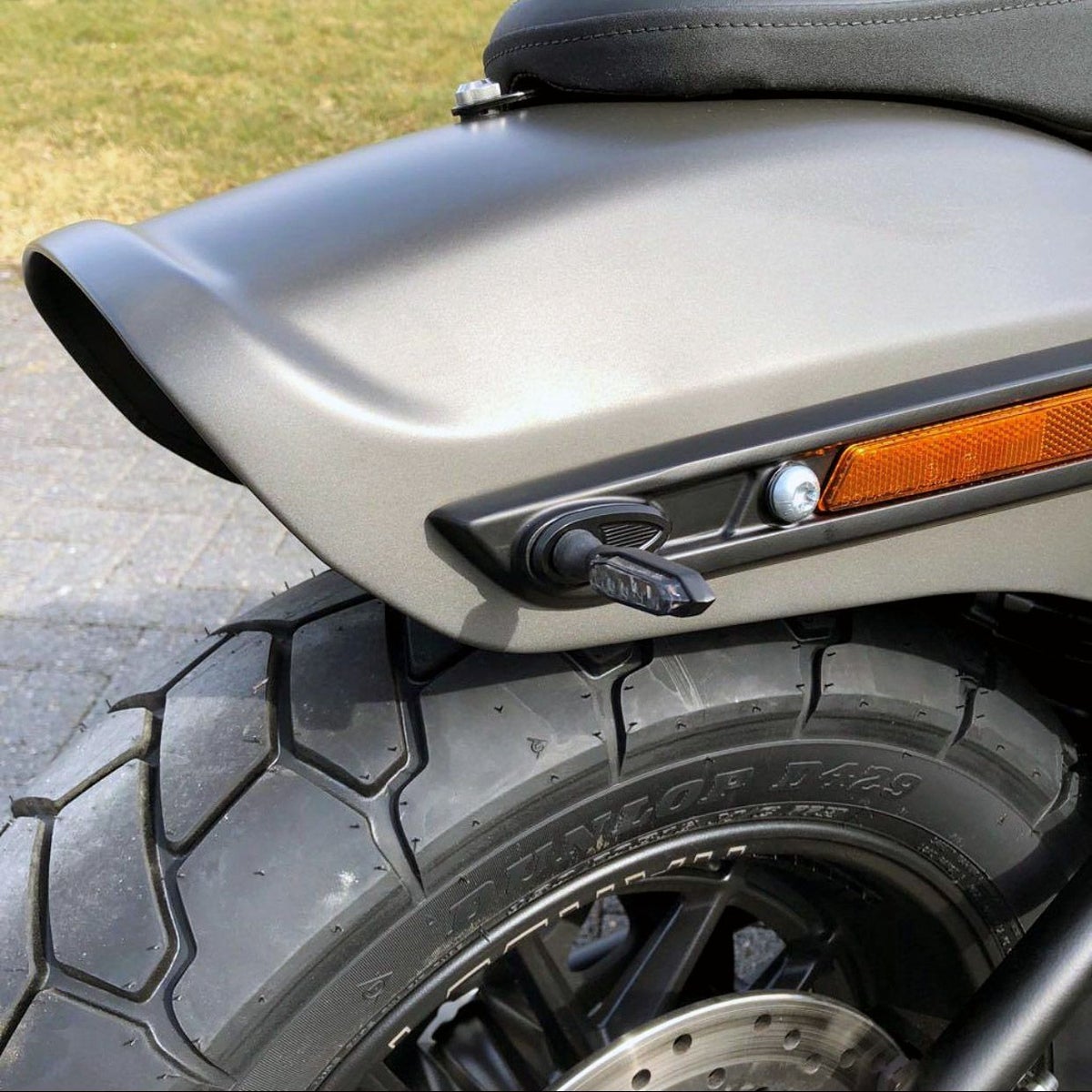 KODLIN リアフェンダーストラット用ターンシグナルアダプター ブラック-04