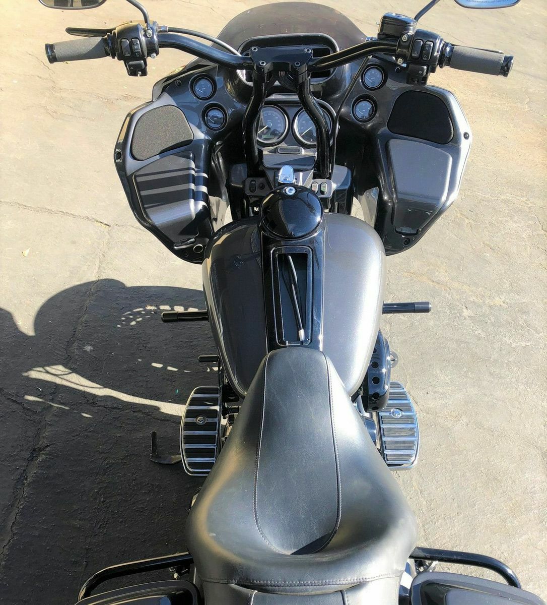 Bung King バガー・ハイウェイペグクラッシュバー グロスブラック　17年以降ツーリング-07