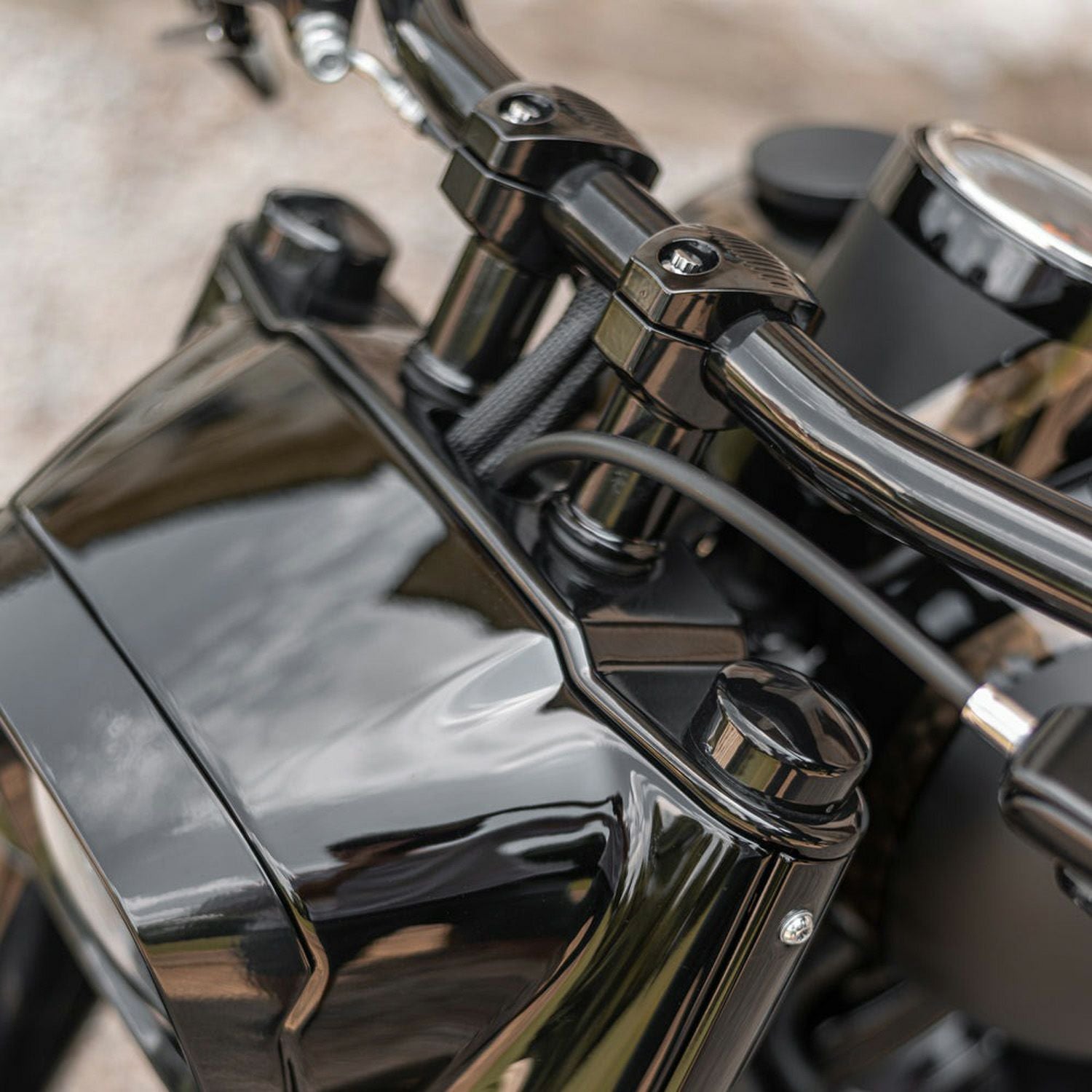 ハーレー用 ハンドル・ライザー ブラック・1.25＆1.5インチ