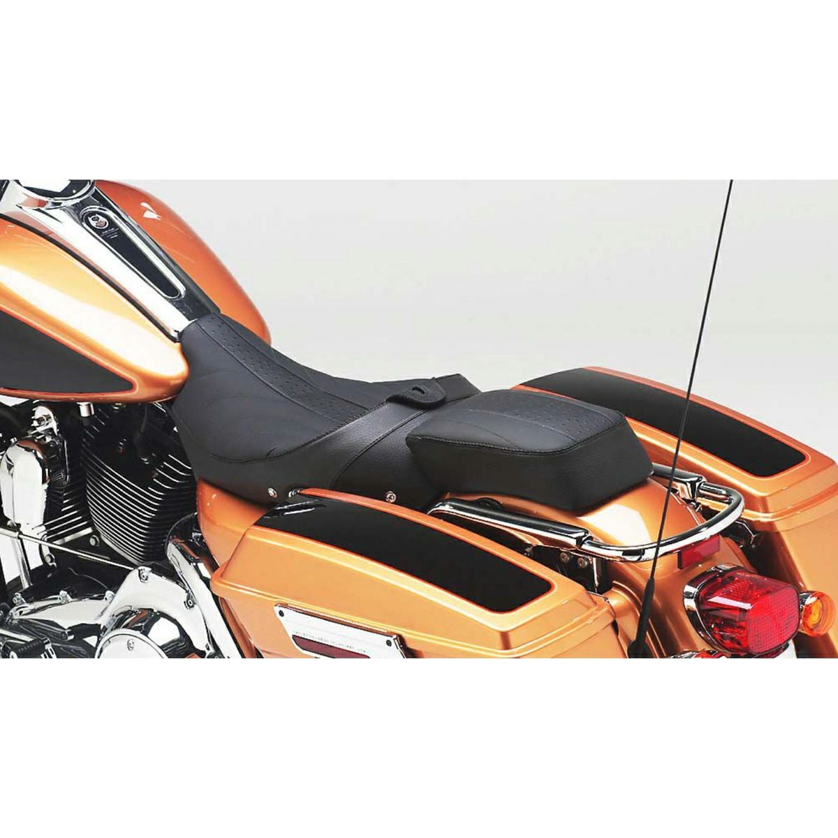 CORBIN 50年代スタイル パッセンジャーピリオン ソロサドル用 2006～2008 ツーリング-02