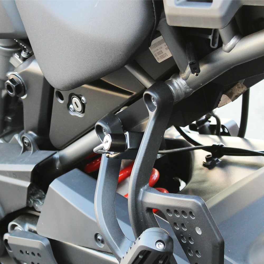 Pan America用 ヘルメットロック ブラック【キジマ】-03