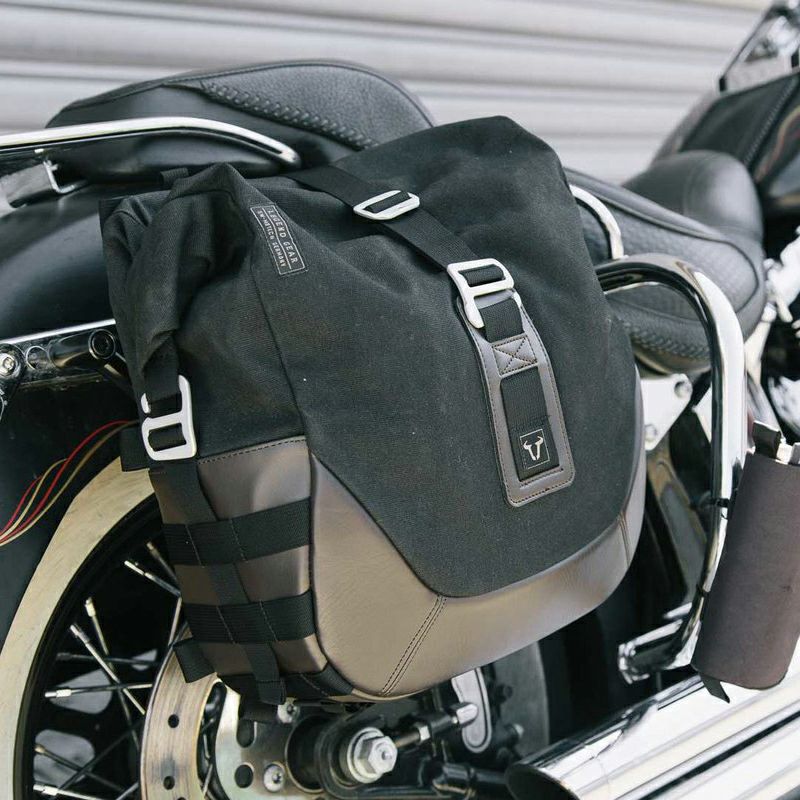 ハーレー・ソフテイル FLSTC、FLSTN用レジェンドギア サイドバッグ