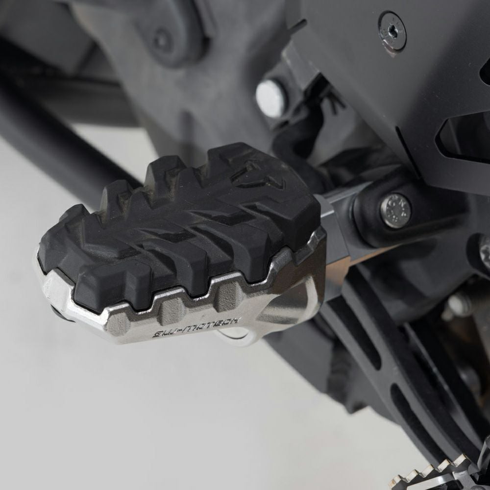 ハーレー Pan America用 EVO ポジション可変式ライダーフットレストセット SW-MOTECH-01