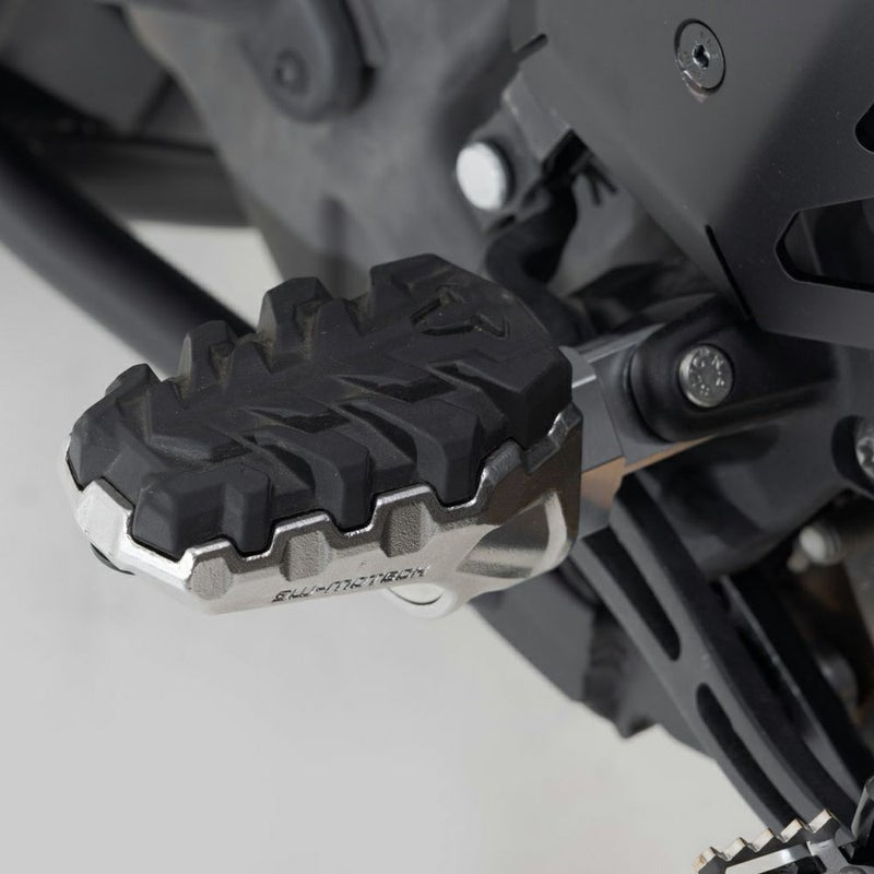 ハーレー Pan America用 EVO ポジション可変式ライダーフットレストセット SW-MOTECH-01