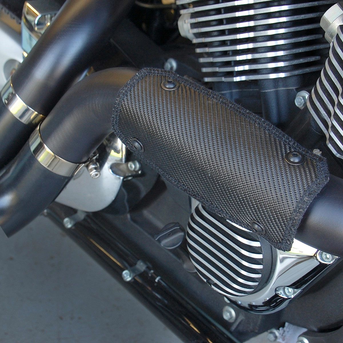 2004～2013 スポーツスター用ドリルド マフラーヒートガード ブラック