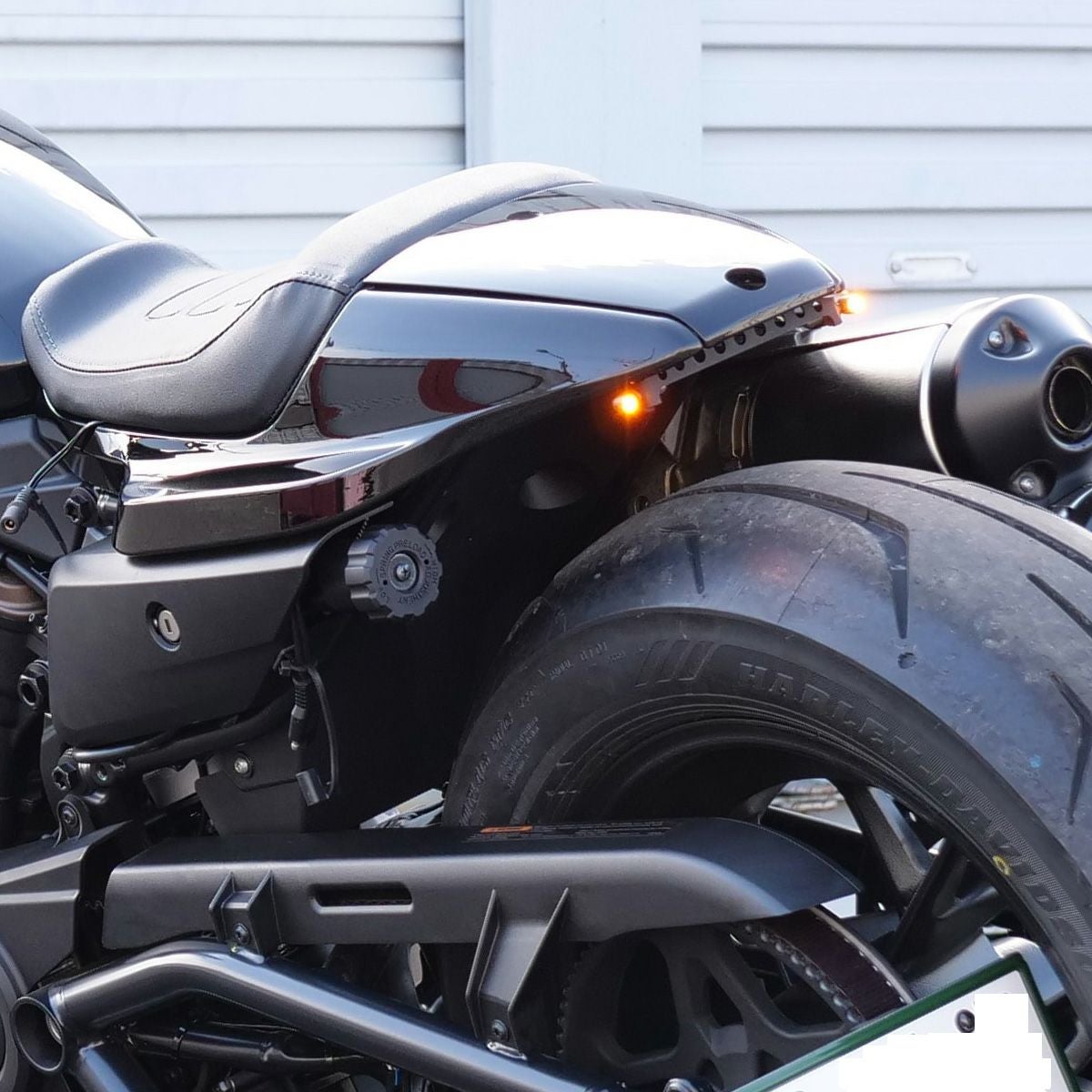 スポーツスターS(RH1250S) ウインカー｜ハーレーカスタムパーツ専門店