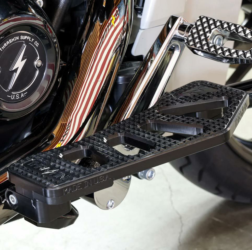 ハーレー、ツーリング用 スラッシンサプライ フットボード｜ハーレー