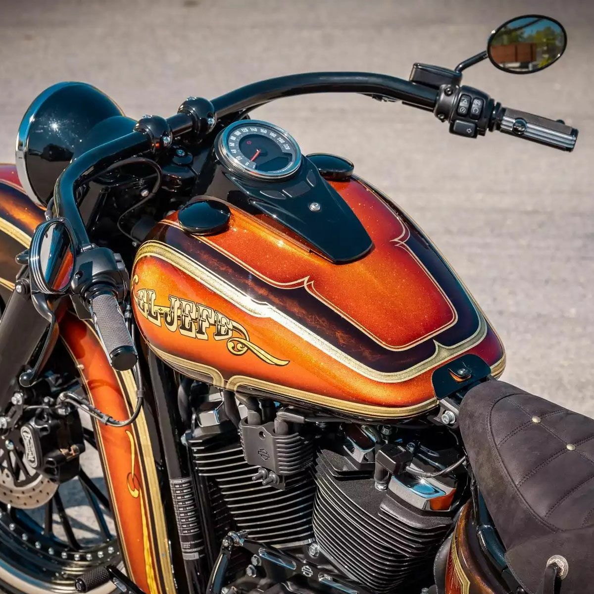 (早い者勝ち)FLHRロードキング　インチハンドル FLHR ロードキング Thunderbikeハンドル｜ハーレーカスタムパーツ専門店