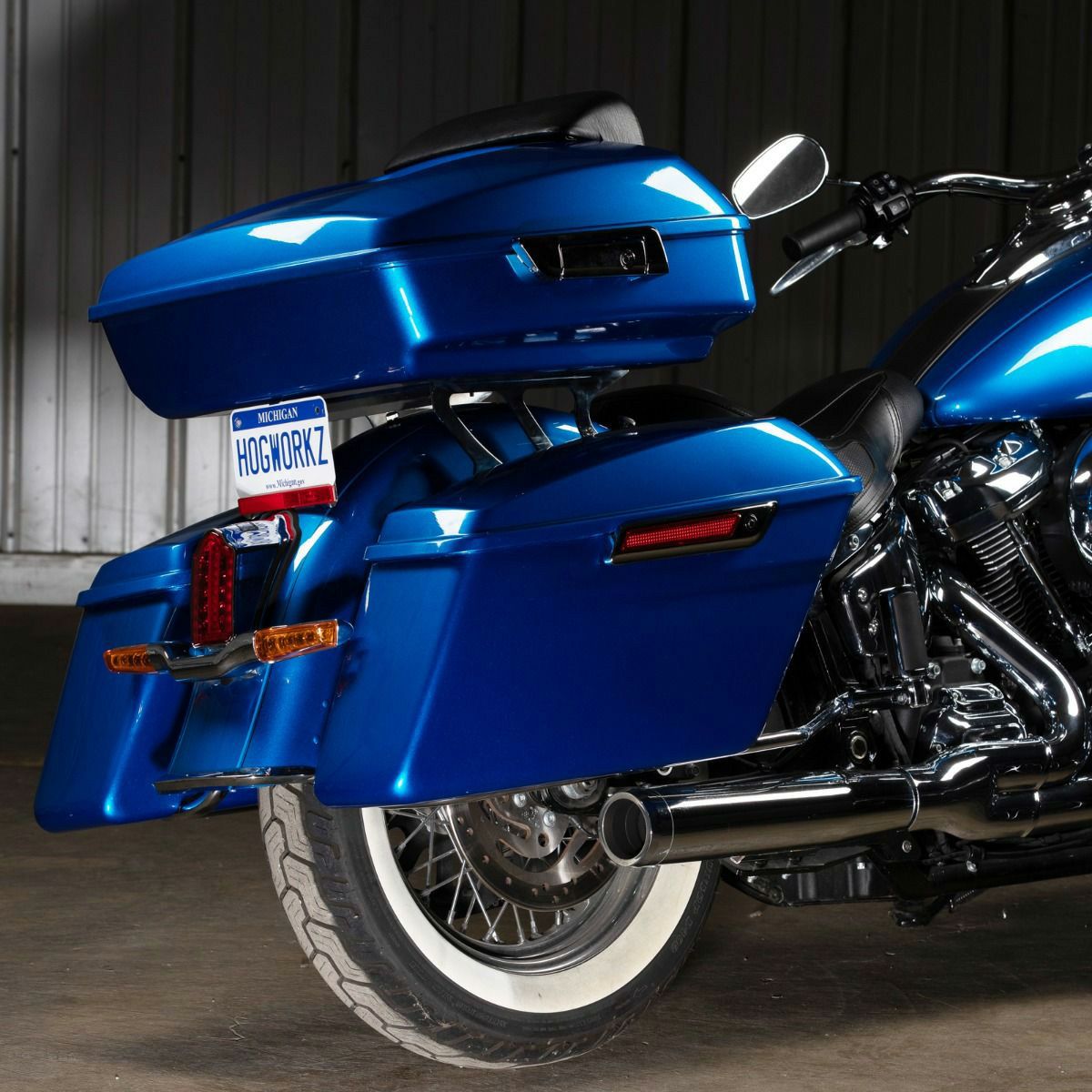 Blue Rose ソロシート　ハーレー　ステー付き　バックアップ Mustang ワイドトリッパー ソロシート ドライバーバックレスト付き