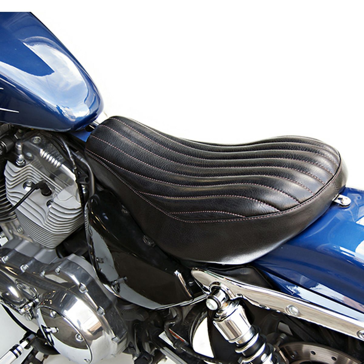 Le Pera スポーツスター用ベアボーンズ ソロシート プリーツ 3.3ガロン