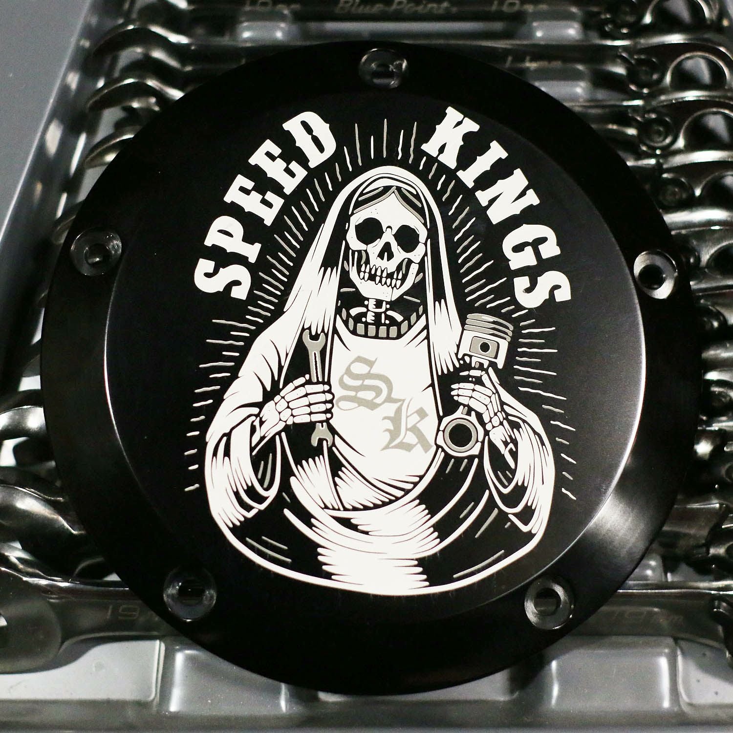 San Diego Customs M8ソフテイル ダービーカバー SKIPPER グロス