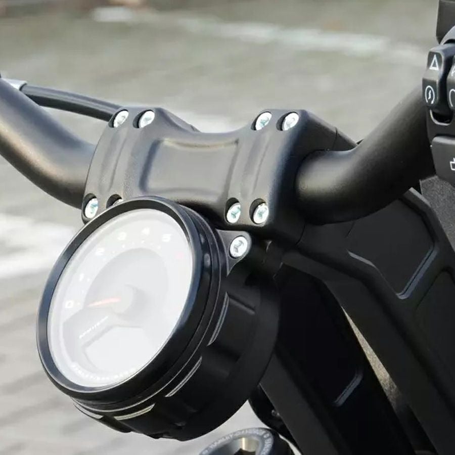 M8ソフテイル ローライダーS Clubstyle 7インチ プルバックライザー 1.25インチクランプ (ブラック) Thunderbike 2