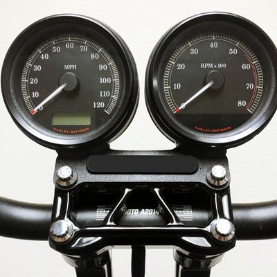 Biltwell(ビルトウェル) アングル付スピードメータークランプ ハーレー 