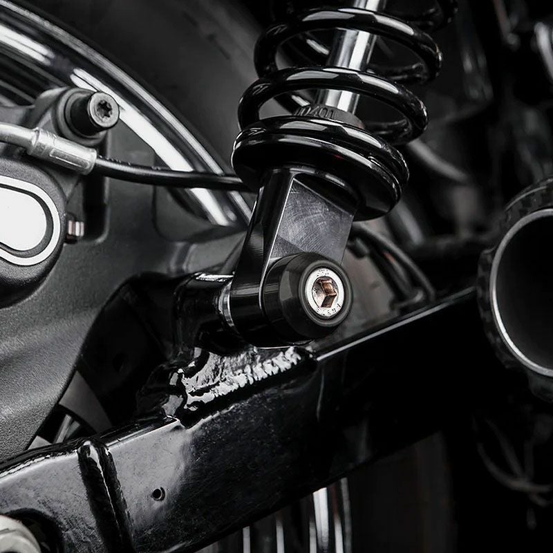 2006以降ダイナ リアショックマウントボルトカバー ブラック SANTORO FABWORX 4