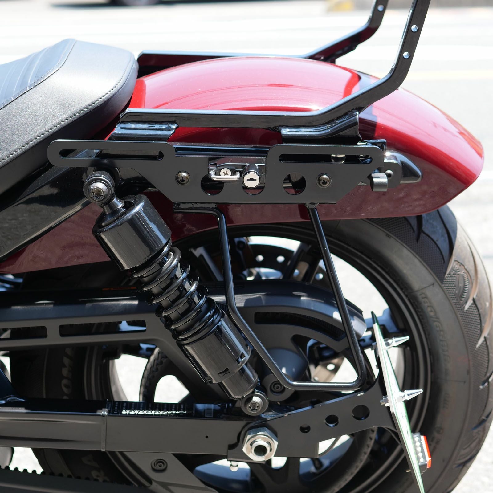 ナイトスター サドルバッグサポート2 左右セット INFINITY |ハーレー