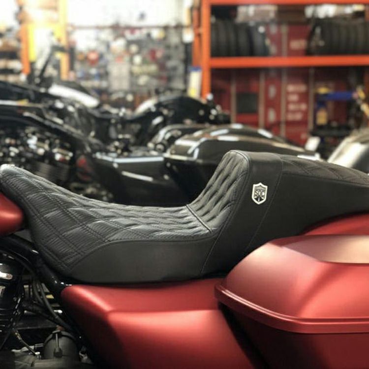サドルマン ツーリング SDC パフォーマンスグリッパーシート |ハーレー