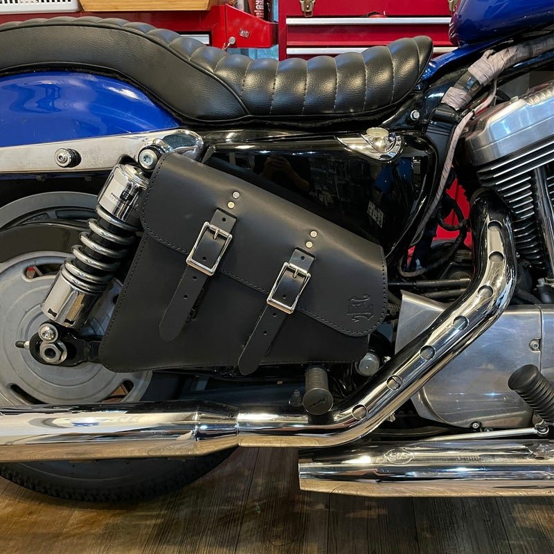 スポーツスター 本革ライトソロスイングアームバッグ クイックリリースバックル ブラックステッチ BAD&G CUSTOM