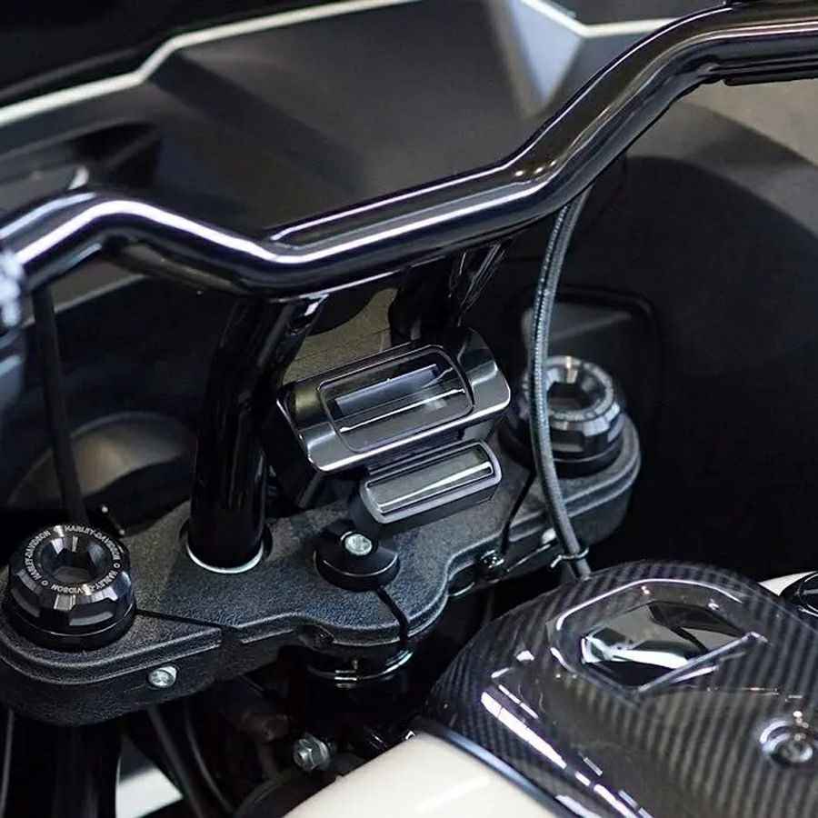 000000098220-01.jpg?size=l&w=