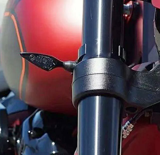M8ソフテイル ローライダーS、FXDR114 フロントフォーク用 ウインカー