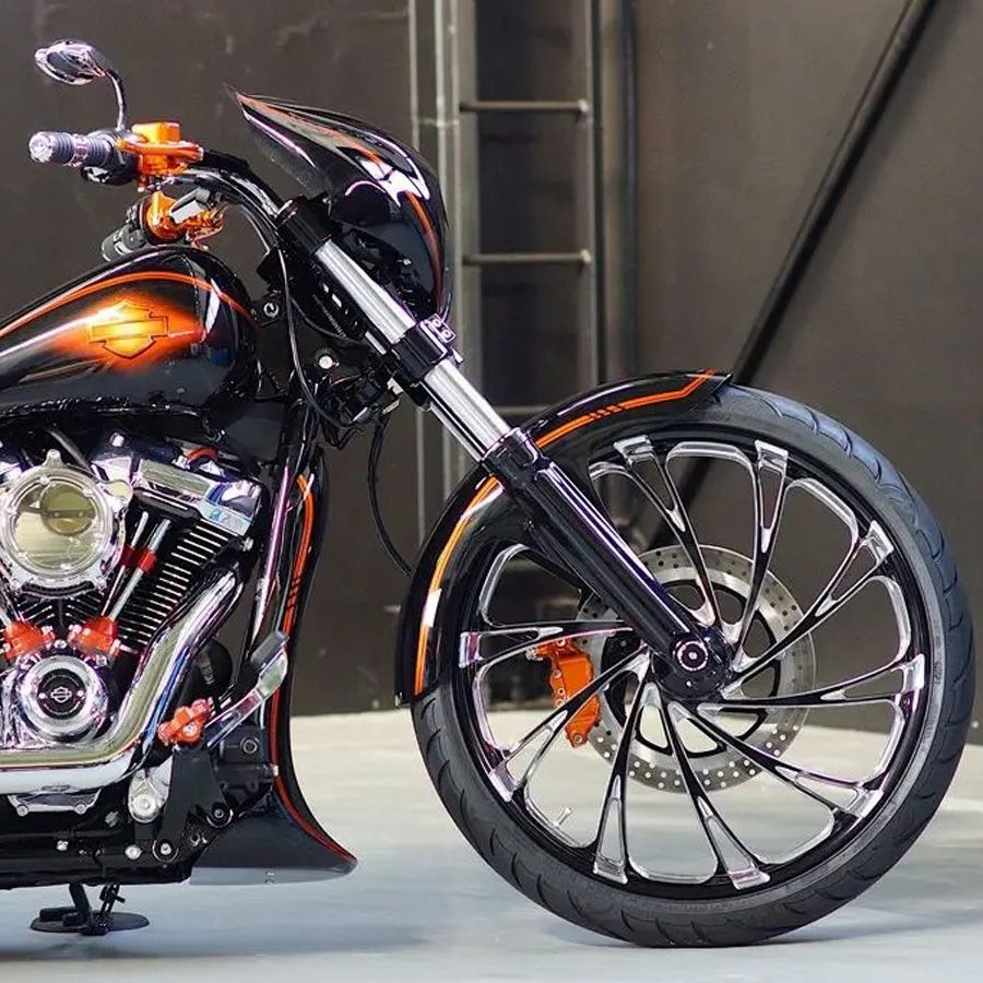 M8ソフテイル ブレイクアウト レイクトリプルキット (23インチホイール